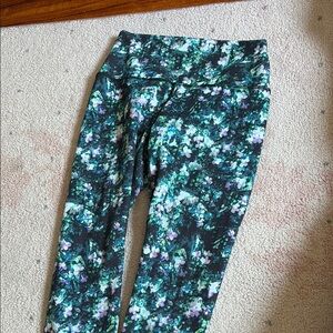 RBX Green and Black Leggings with Form-Fitting Design